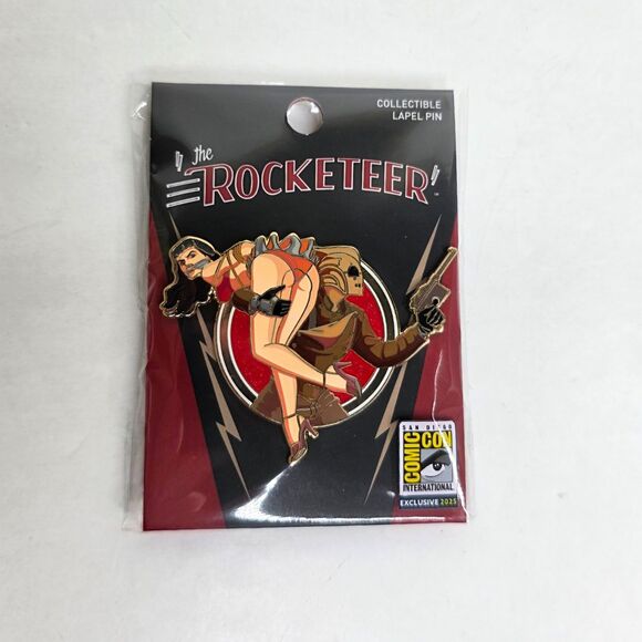 SDCC 2025 Comic Con Exclusive Little Shop Of Pins Rocketeer & Betty Pin IN HAND - Picture 1 of 3